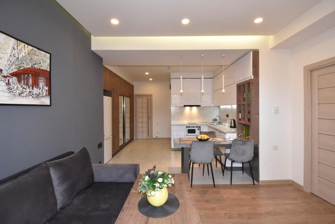 Home4You City Center Apartments Ereván Exterior foto