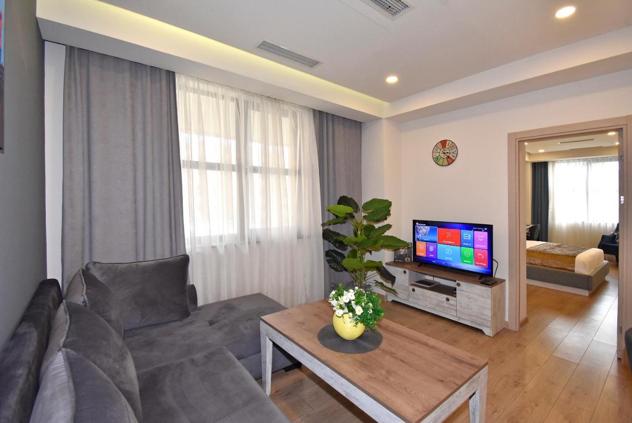 Home4You City Center Apartments Ereván Exterior foto