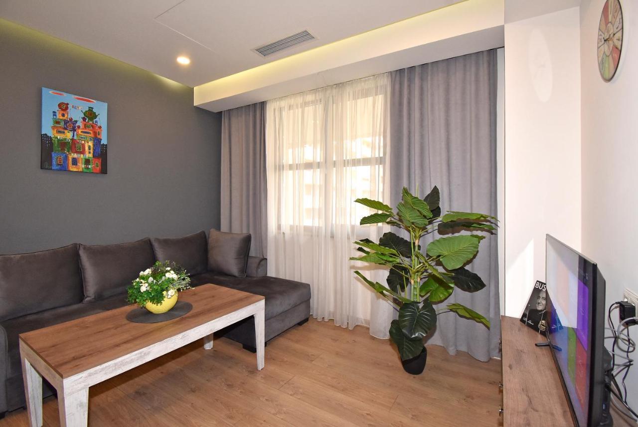 Home4You City Center Apartments Ereván Exterior foto